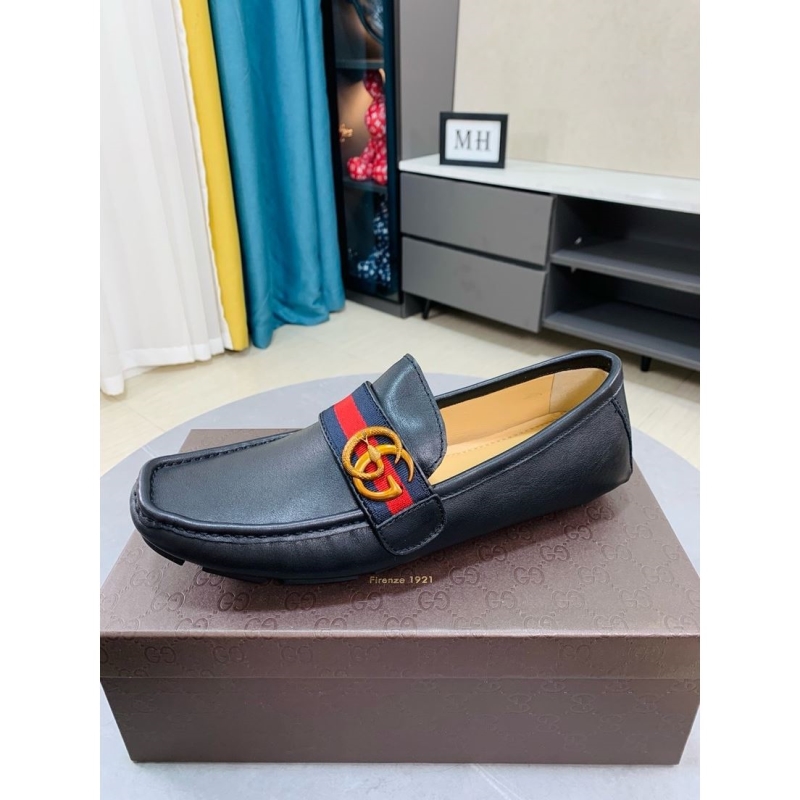 G*u*i leather shoes